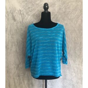 3/4 sleeved blue shirt